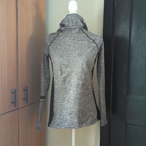 Under Armour hooded long sleeved running shirt